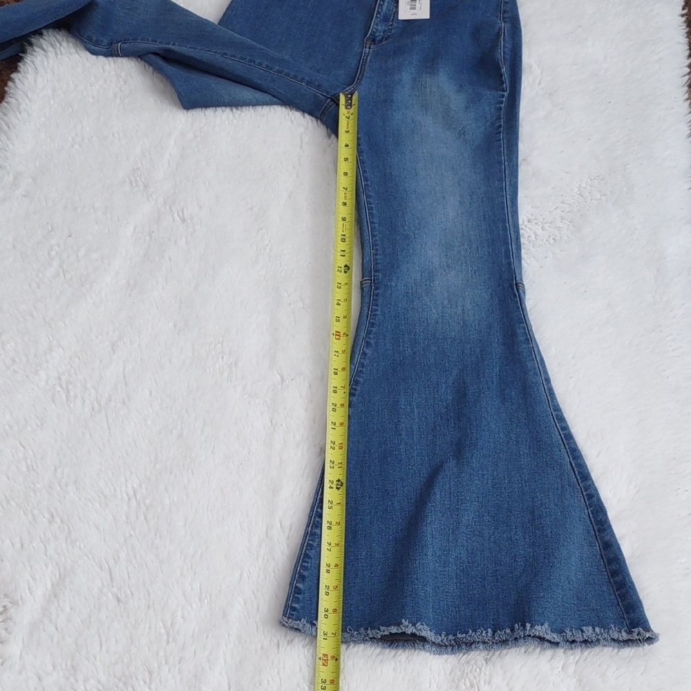 Chelsea & Violet, Size 31,Blue Flared Women's Jeans - Picture 14 of 17